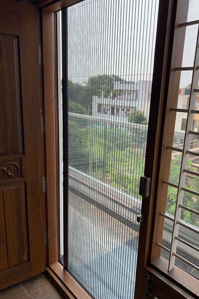mesh door for windows and balconies